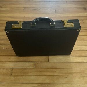 VINTAGE GUCCI BRIEFCASE BLACK GOLD HARDWARE